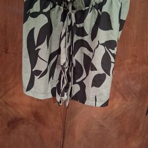 SHEIN Black and White Leaf Print High Waist Shorts
